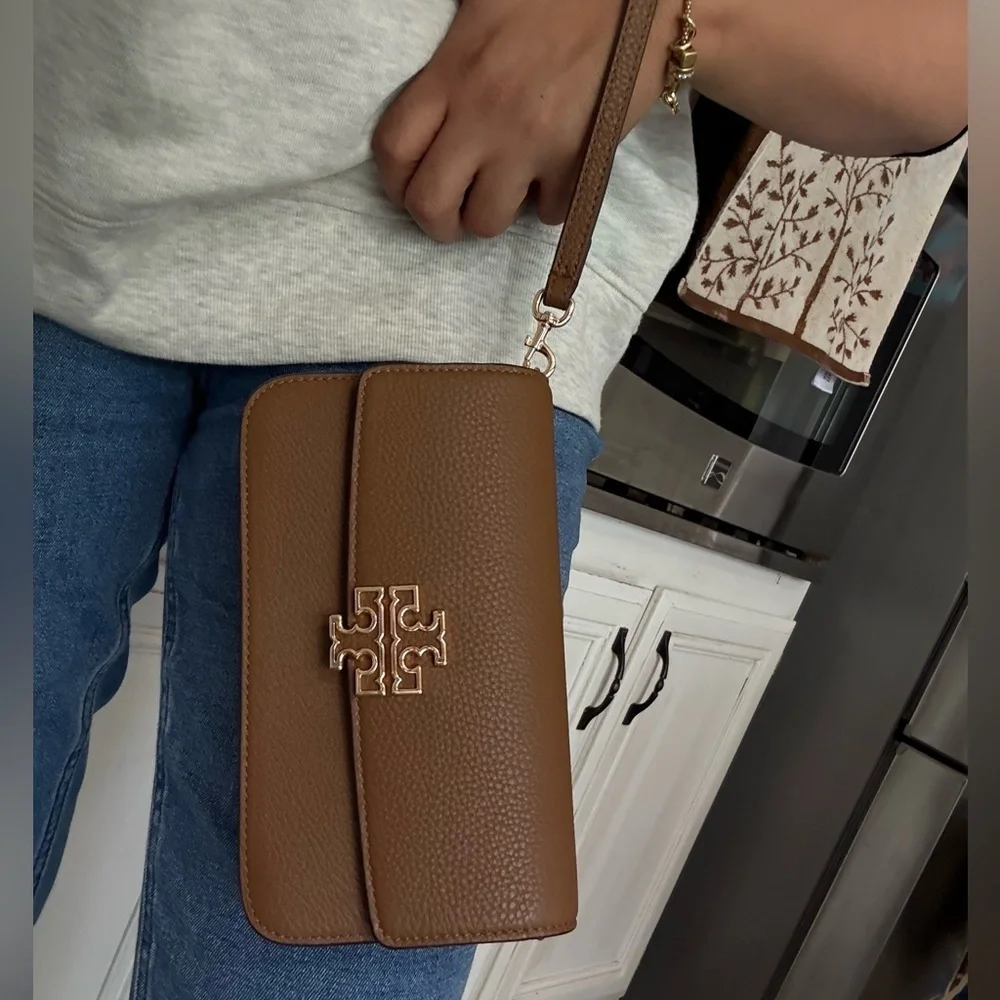 💕Tory Burch Women's Britten Chain Wallet W. Wristlet in moose